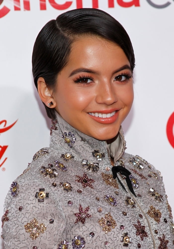 Isabela Moner At Arrivals For Cinemacon 2017 Big Screen Achievement