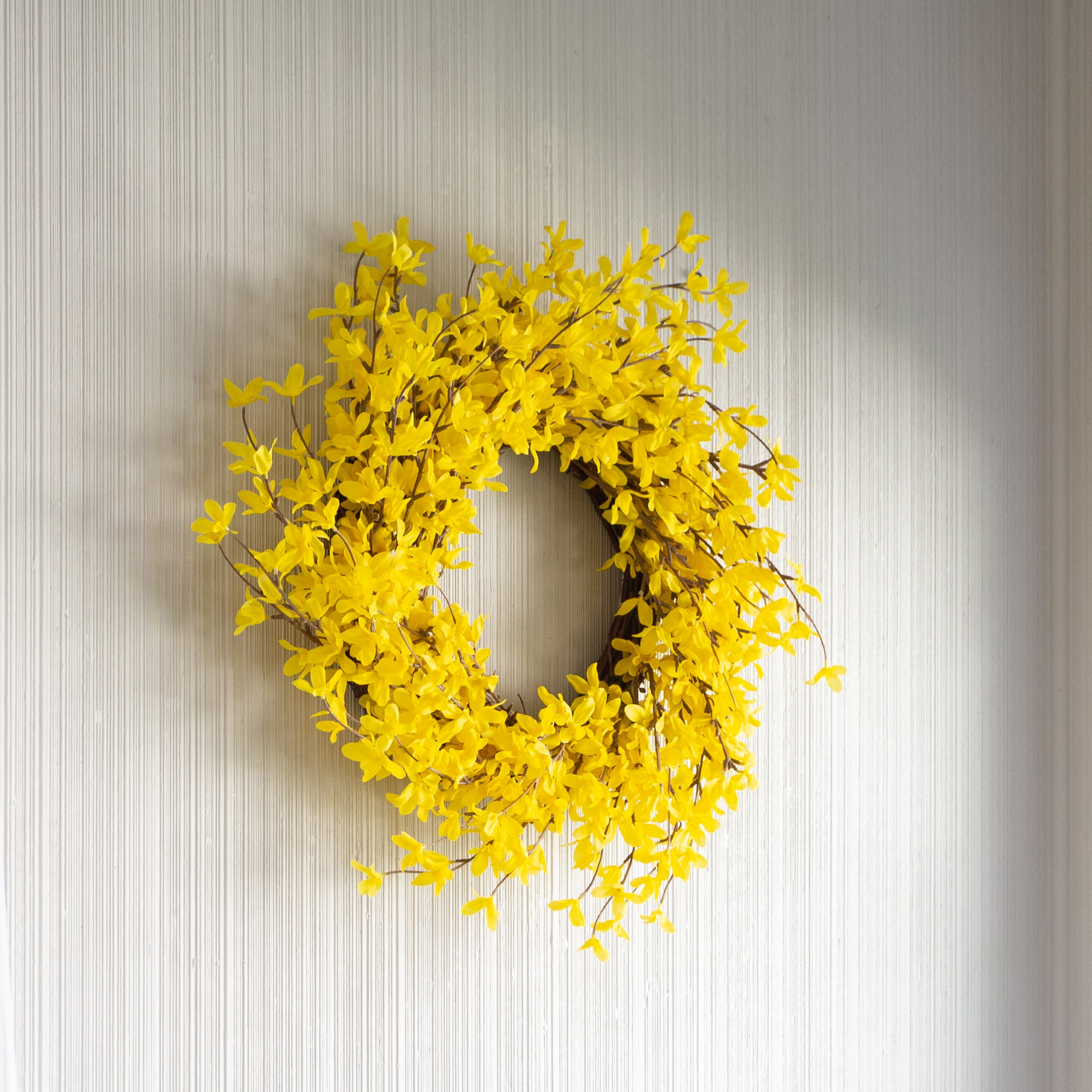 Pure Garden 24-Inch Artificial Yellow Forsythia Wreath for Home Decor