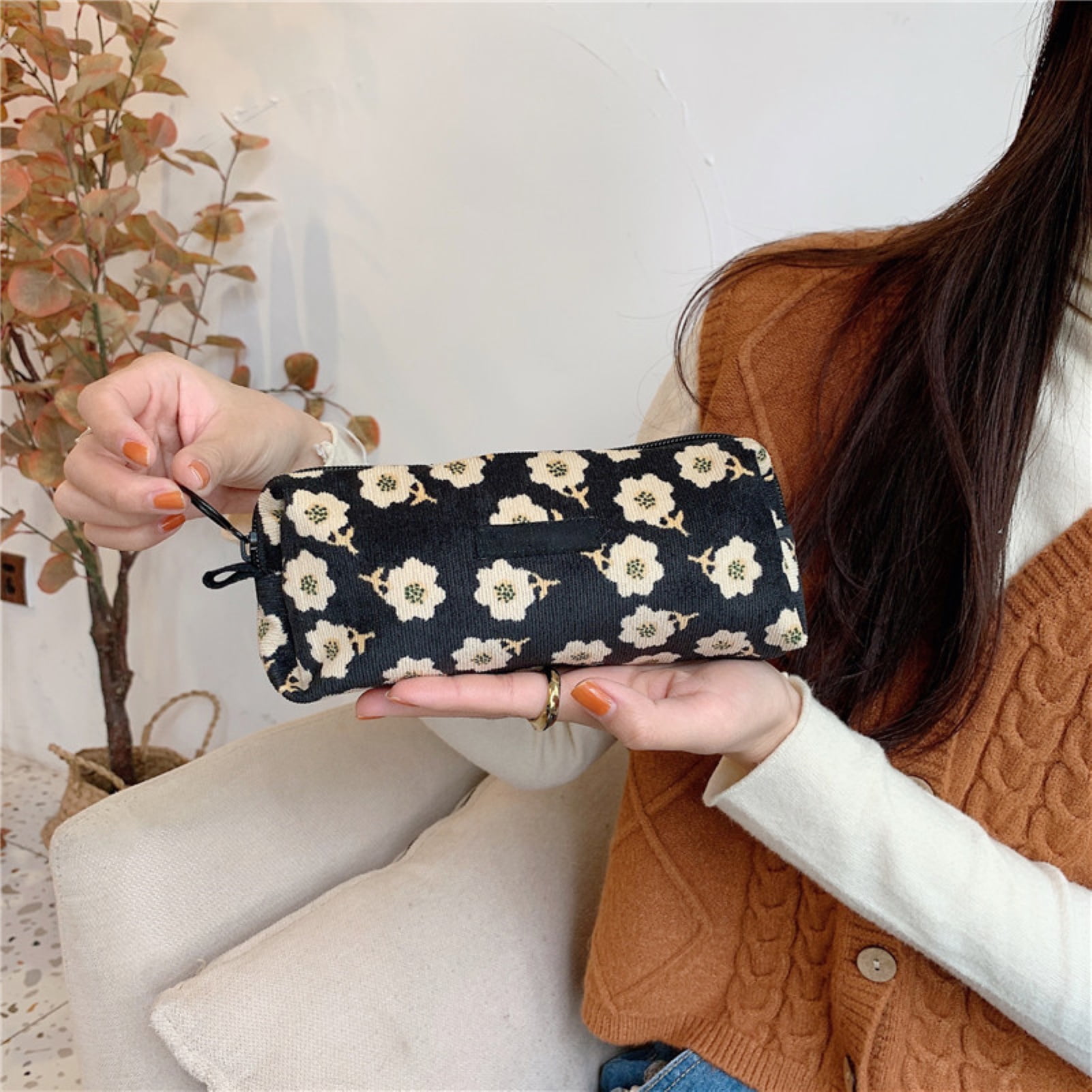 Blondie-8 Comfortable Durable Environmentally Friendly Lightweight Luxurious Soft Inner Fabric Leather Wallet Waterproof