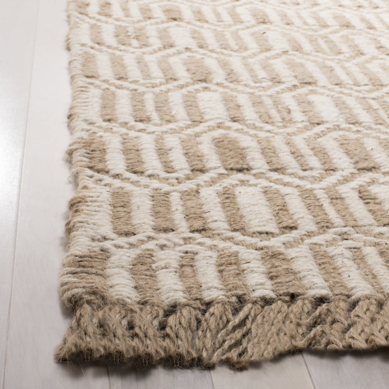 SAFAVIEH Natural Fiber Jakov Geometric Area Rug, Natural/Ivory, 2'3" x 4'