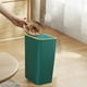 thumbnail image 5 of Basurero Pequeño para Baño con Tapa a Presión - Cesto de Basura de Plástico de 2.5 Galones con Tapa Abatible para Inodoro, Oficina y Dormitorio - Control de Olores, Diseño Compacto En Gris, Verde o B, 5 of 6