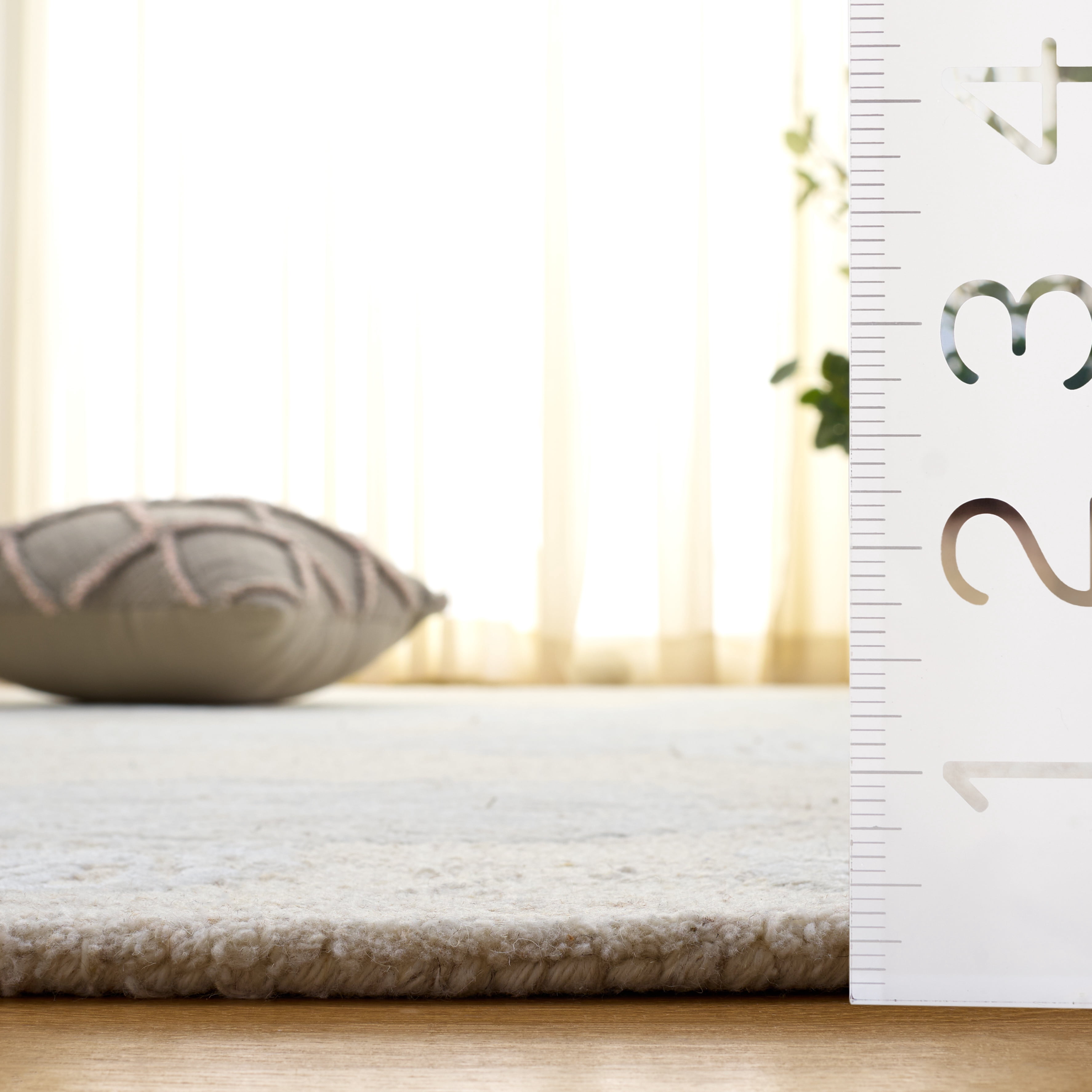 Safavieh Glamour Dennis Floral Area Rug, Beige/Ivory, 4' x 6'