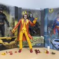 thumbnail image 4 of Neca Joker BATMAN Mafex 051 Joker figura de acción Harly Quinn juguetes dibujos animados Alianza de la injusticia modelo coleccionable muñeca regalo, 4 of 5
