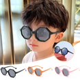 thumbnail image 4 of Gafas de sol para niños y niñas que no dañan las gafas. Protección UV, parasol y seis monturas., 4 of 7
