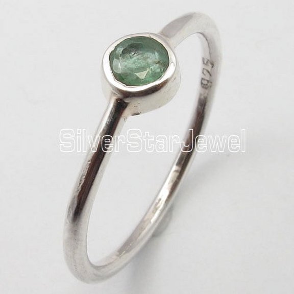 .925 Pure Silver Hot Selling Green Emerald Extra Ordinary Ring Size 5