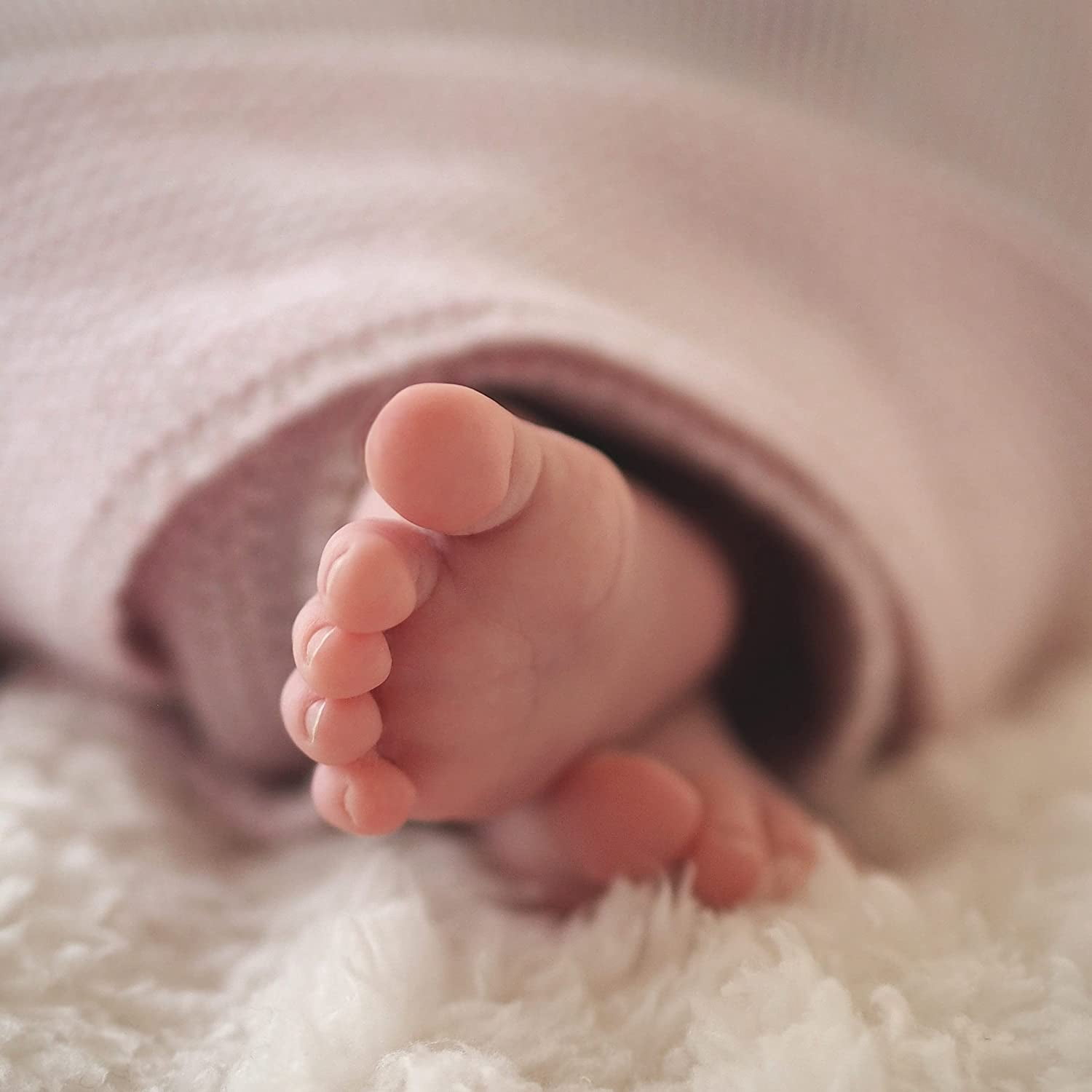 Bleu La La Girls Pink Organic Cotton Knit Baby Blanket, Receiving Swaddle for Baby Boy and Girl, Gift for Newborns