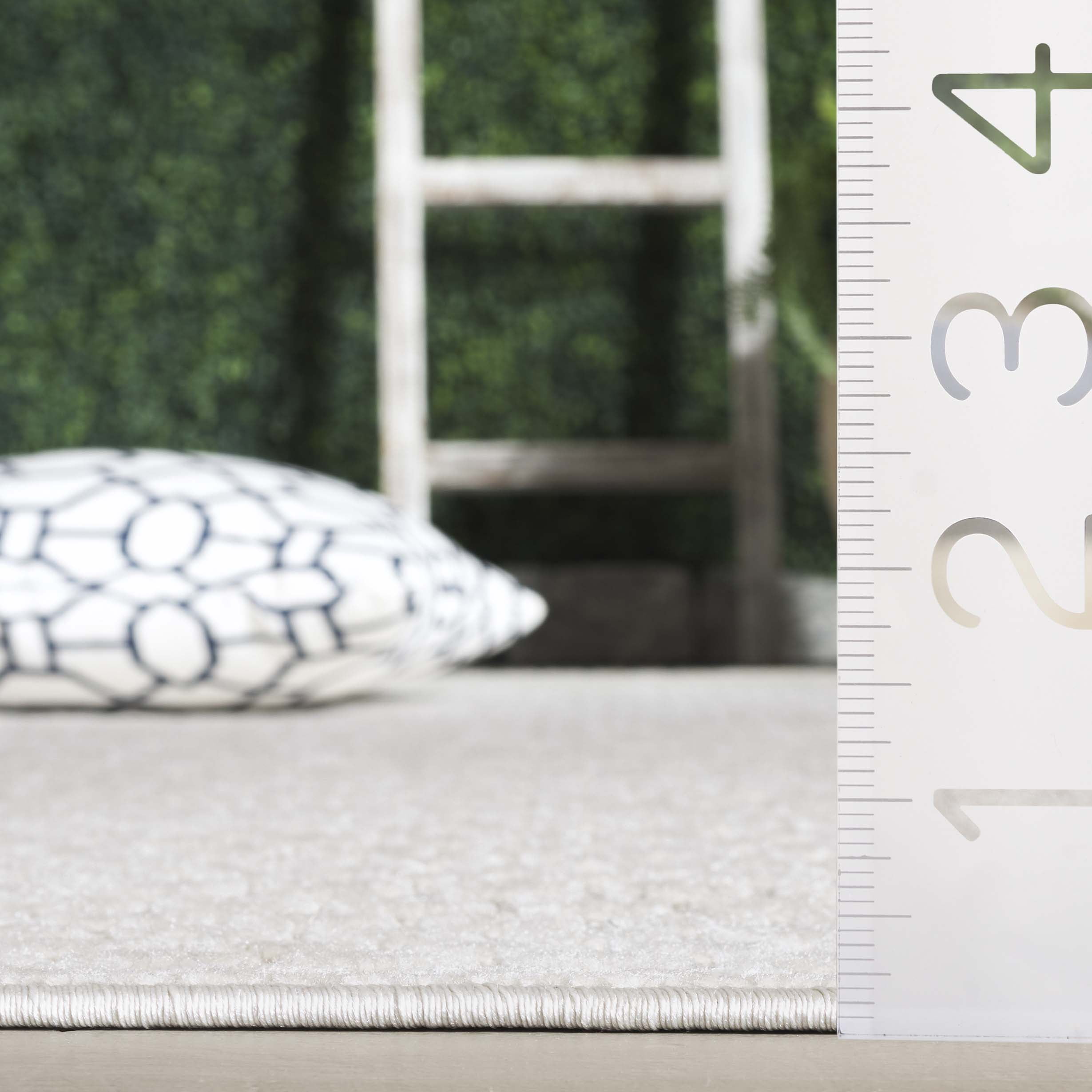 SAFAVIEH Stella Alton Geometric Indoor/Outdoor Area Rug, Ivory, 8'2" x 10'