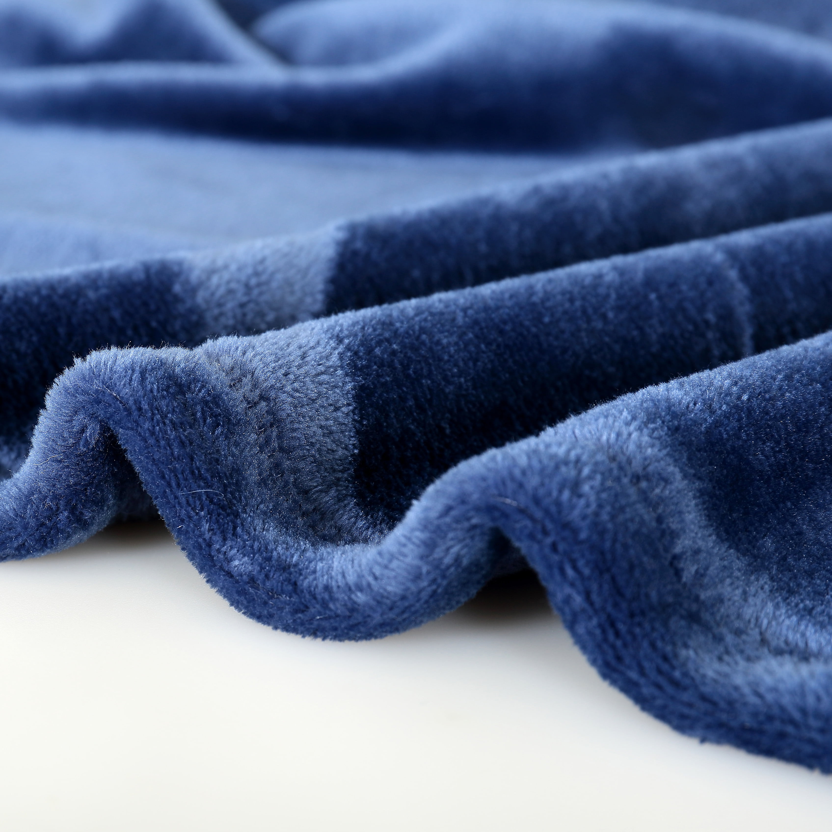 Reafort Ultra Soft Flannel Fleece Royal Plush Velvet Lightweight Living Room/Bedroom Warm Blanket (Blue, Full/Queen 90"X92")