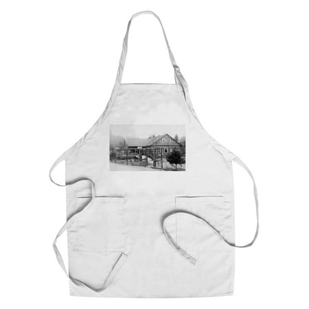 - Green River Gorge, Washington - View of the Green River Gorge Lodge (Cotton/Polyester Chef's Apron)