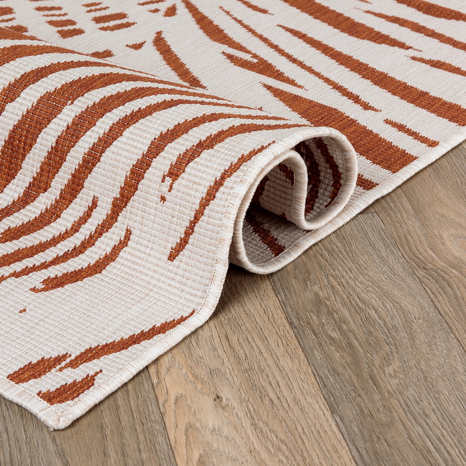 World Rug Gallery Contemporary Nature Inspired Tropical Leaves Reversible Indoor/Outdoor Area Rug - Rust 5'x7'
