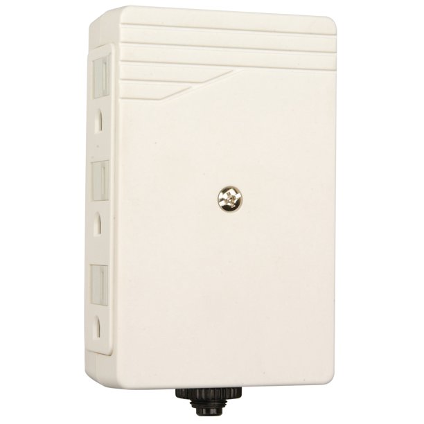 Woods 041202 6Outlet Side Entry Wall Adapter with Circuit Breaker