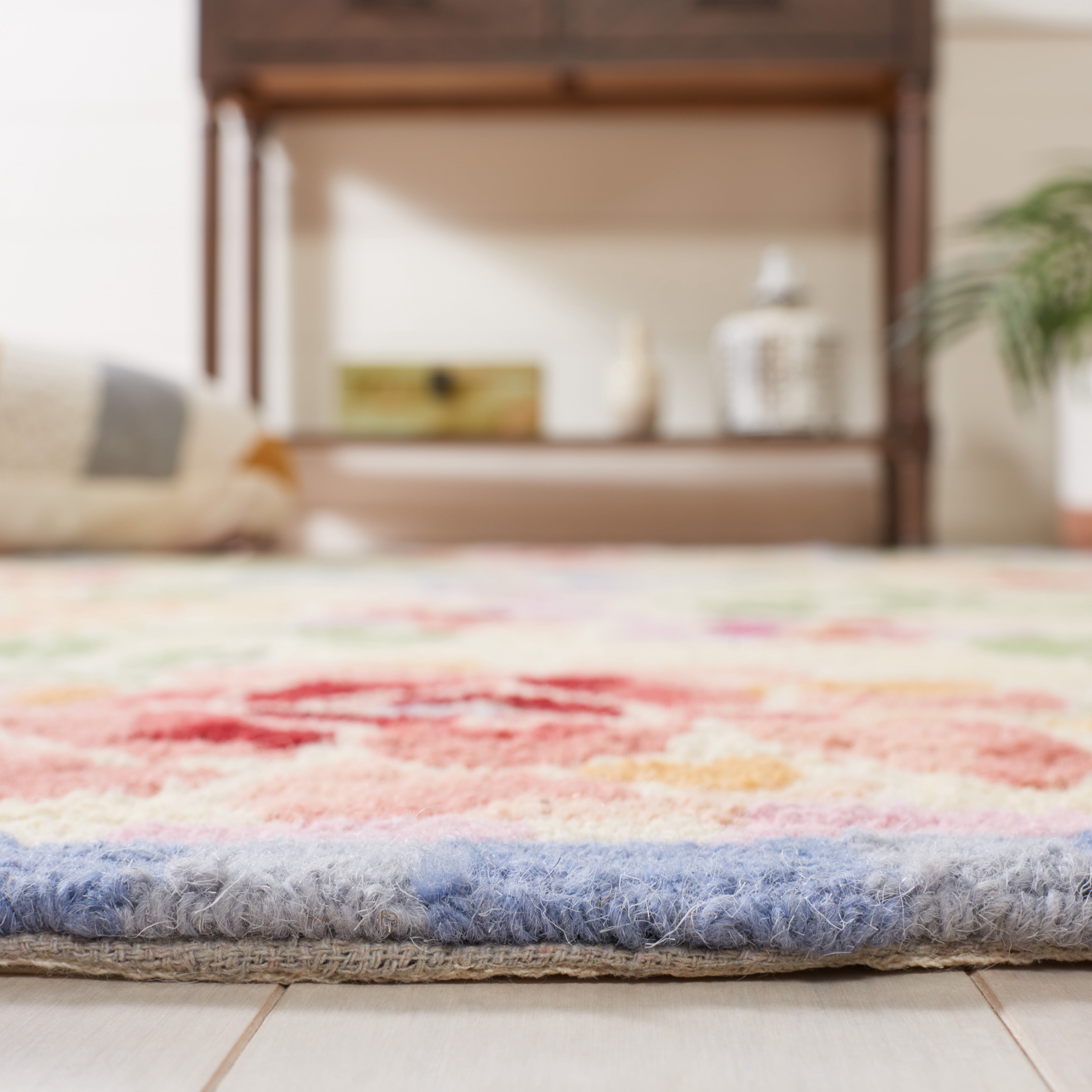 Safavieh Chelsea Endika Floral Runner Rug, Ivory, 2'6" x 8'