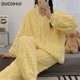 thumbnail image 4 of DUOJIHUI-Conjunto de pijama de franela suave y gruesa para mujer, pijama holgado de Color amarillo puro, con bolsillo, a la moda, novedad, 4 of 5