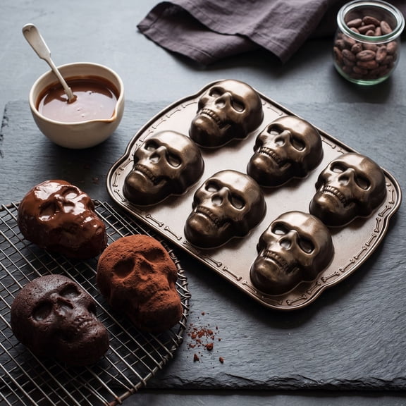 Gothic Home Skull Baking Mold, Spooky Halloween Molds Fall Decorations, 6 Cavity Skull Treat Stainless Steel Horror Decor for Party, Baking, Kitchen