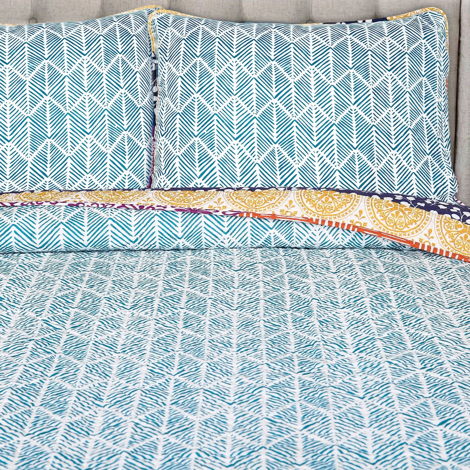 The Curated Nomad La Boheme 3-piece Striped Patterned Quilt Set Navy/Blue King Striped