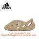 thumbnail image 3 of Adidas Yeezy Foam Runner Zapatillas de cueva informales para hombre y mujer Sandalias ligeras y transpirables Antideslizantes y resistentes al desgaste negras, 3 of 5