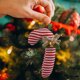 thumbnail image 3 of Conjunto de adornos para árbol de Navidad | Lazos de tela, campanillas y adornos con bastón de caramelo | Material de tela duradero | Decoración navideña elegante | Versátil para coronas y hogar |, 3 of 4