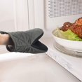 thumbnail image 5 of Paquete de 2 guantes de horno pequeños resistentes al calor, soporte antideslizante para ollas de cocina, microondas y hornos, 5 of 5