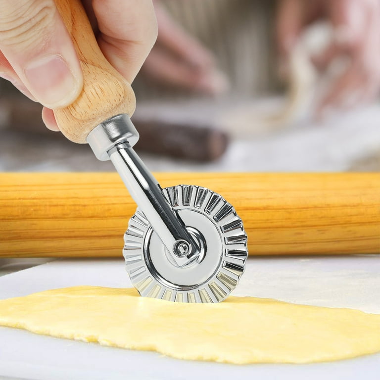 Niyofa Pastry Wheel Cutter Aluminum Alloy Pastry Cutting Wheel with Ergonomic Wooden Handle Multipurpose Dough Cutting Roller for Baking Pastry