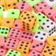 thumbnail image 3 of 100 piezas mini dados para juegos de mesa pequeños dados de plástico de seis caras de 8 mm con esquinas cuadradas piezas de juego coloridas para manualidades de aprendizaje de matemáticas, 3 of 4