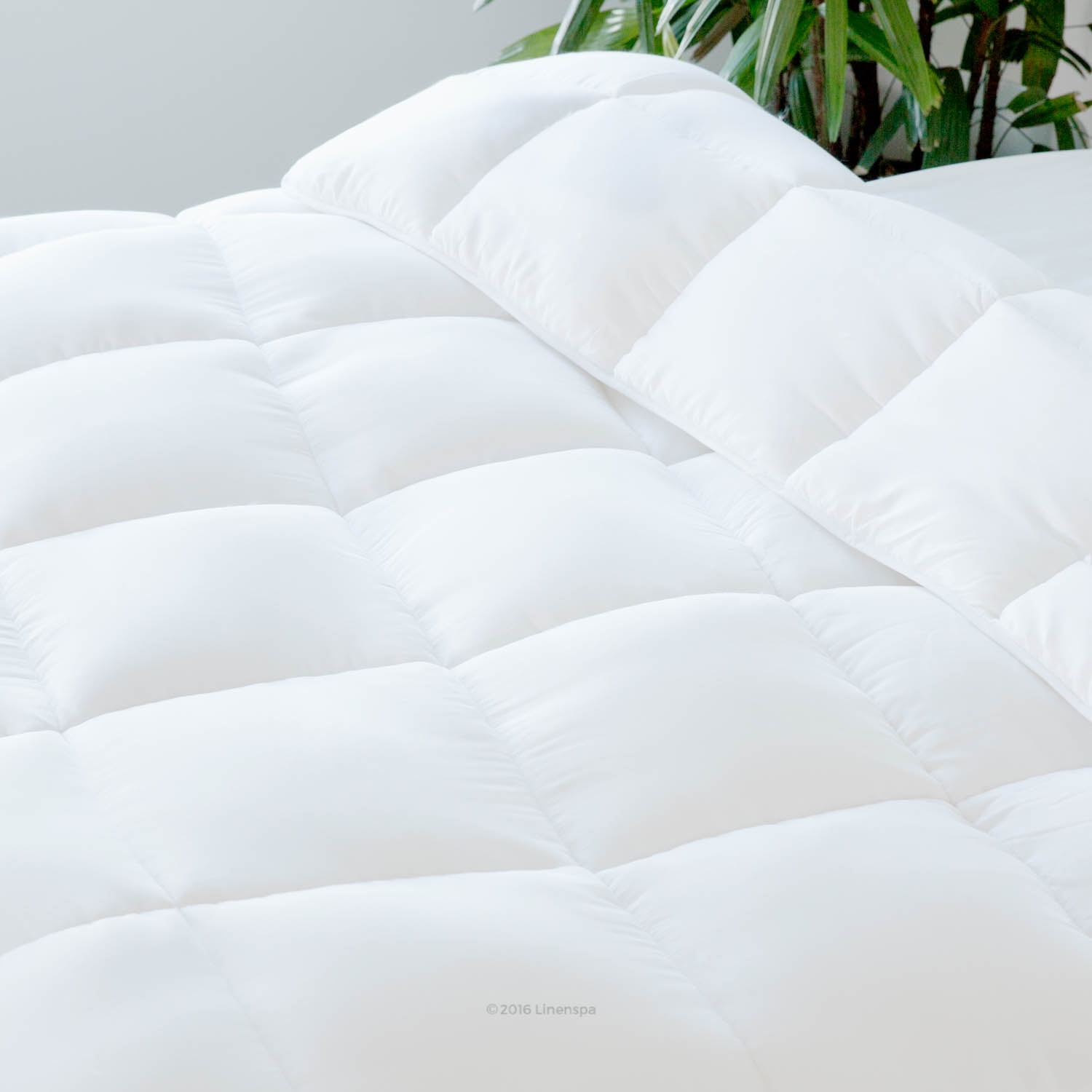 Linenspa All-Season Down Alternative Comforter, White, Cal King