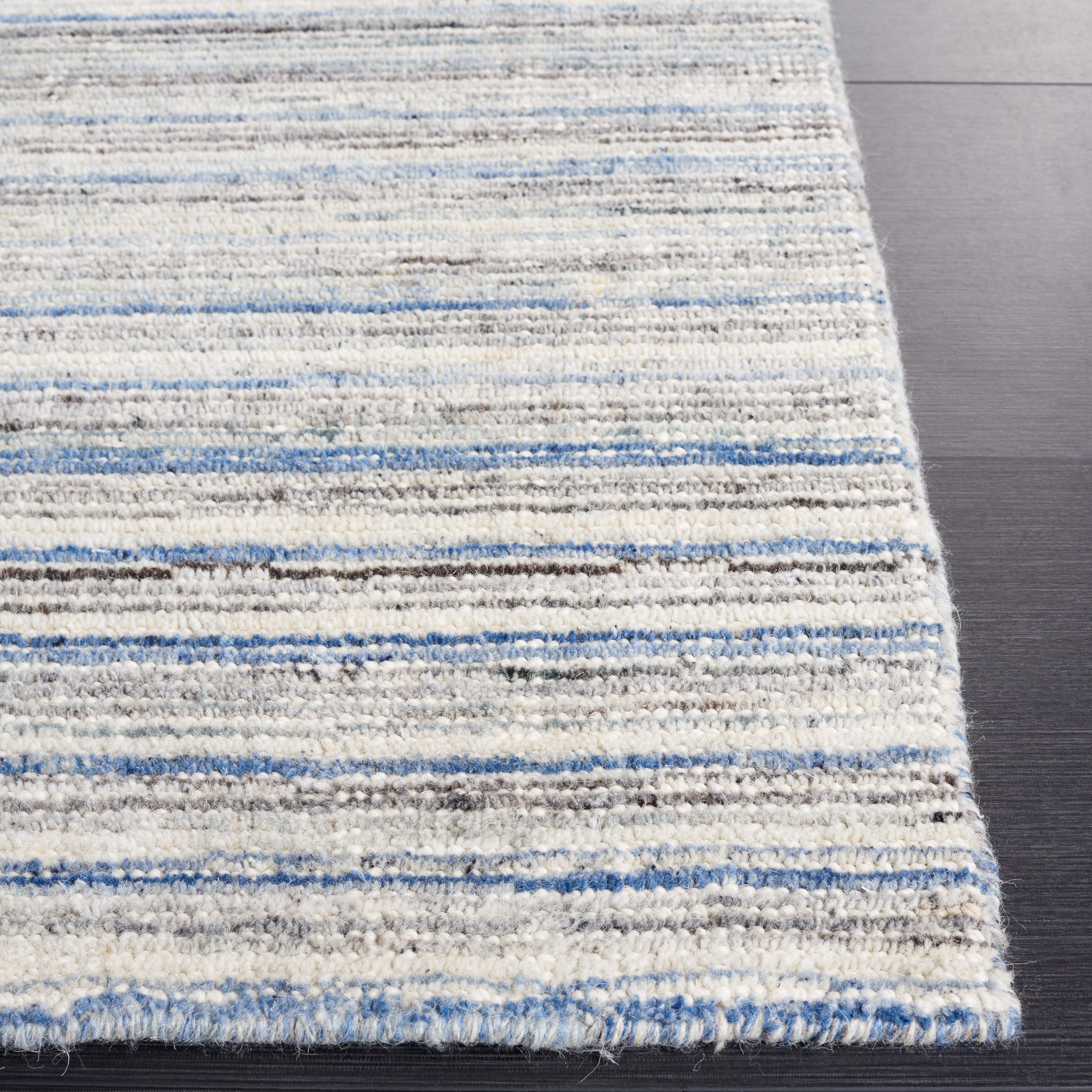 SAFAVIEH Mirage Toby Solid Area Rug, Ivory/Blue, 4' x 6'