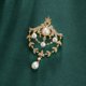 thumbnail image 4 of Broche de oro chapado en cobre con perlas reales de agua dulce estilo corte vintage, 4 of 5