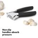 thumbnail image 5 of Exprimidor de ajo OXO Good Grips, resistente, de zinc fundido a presión, negro, 5 of 6