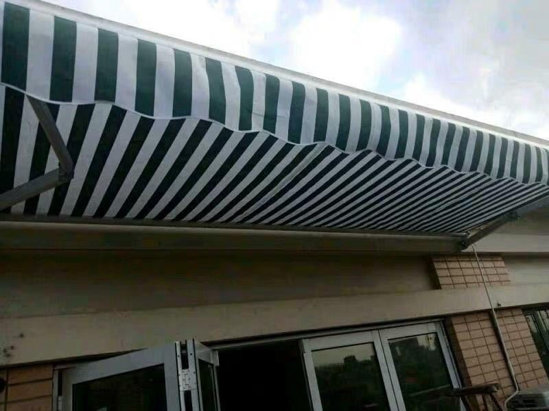 9.8 x 6.5 ft. Manual Retractable Awning Green Striped Model Outdoor