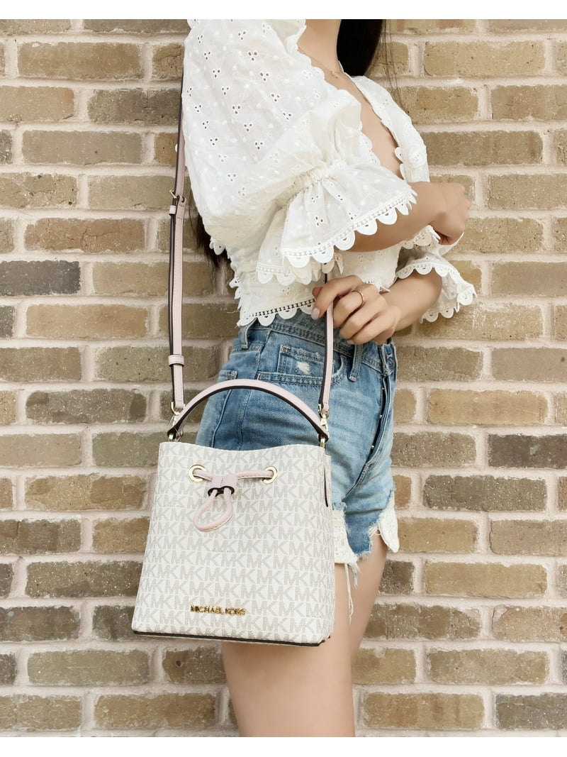 6月★Michael Kors★SURI SM BUCKET XBODY Michael Kors Suri Small Bucket Bag Crossbody Vanilla Mk