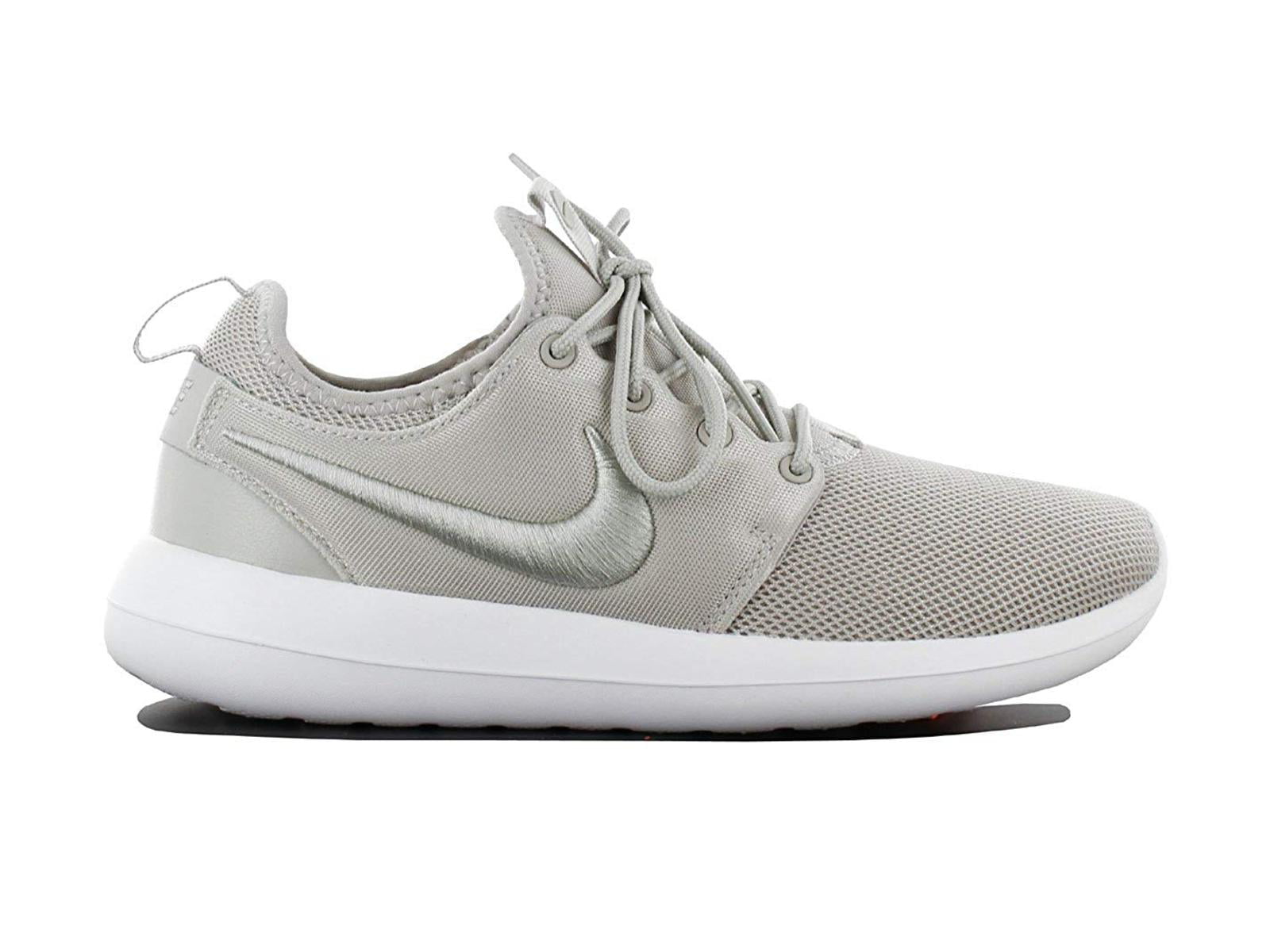 Nike Womens Roshe Two Leather Low Top 