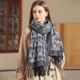thumbnail image 1 of Estampado de amor, bufandas de otoño e invierno, bufandas a cuadros, temperamento de moda, borlas, bufandas cálidas, chales, gris claro, 1 of 5