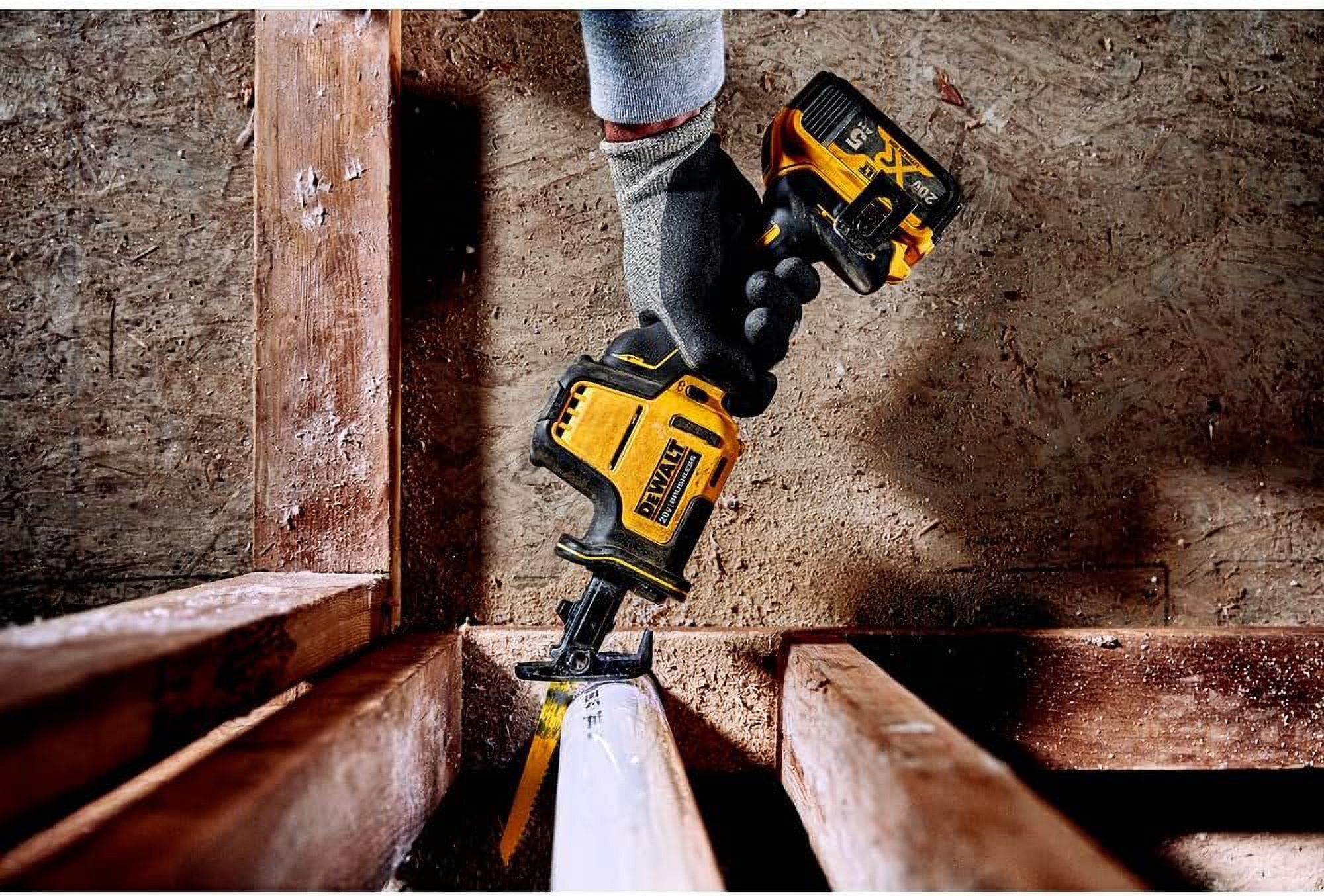 One Handed Dewalt Atomic Hackzall DEWALT ATOMIC 20V MAX
