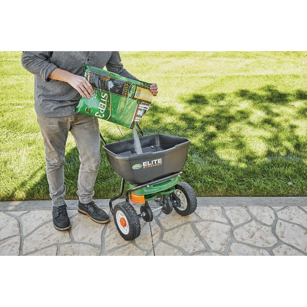 Scotts Lawn Fertilizer with Insect Control, 12.5 lbs