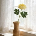 thumbnail image 1 of Set de flores de crisantemo artificial de 6 – adornos de jardín de plástico para exhibición interior y exterior, arreglo floral artificial blanco o amarillo para decoración del hogar, bodas, fiestas, 1 of 6