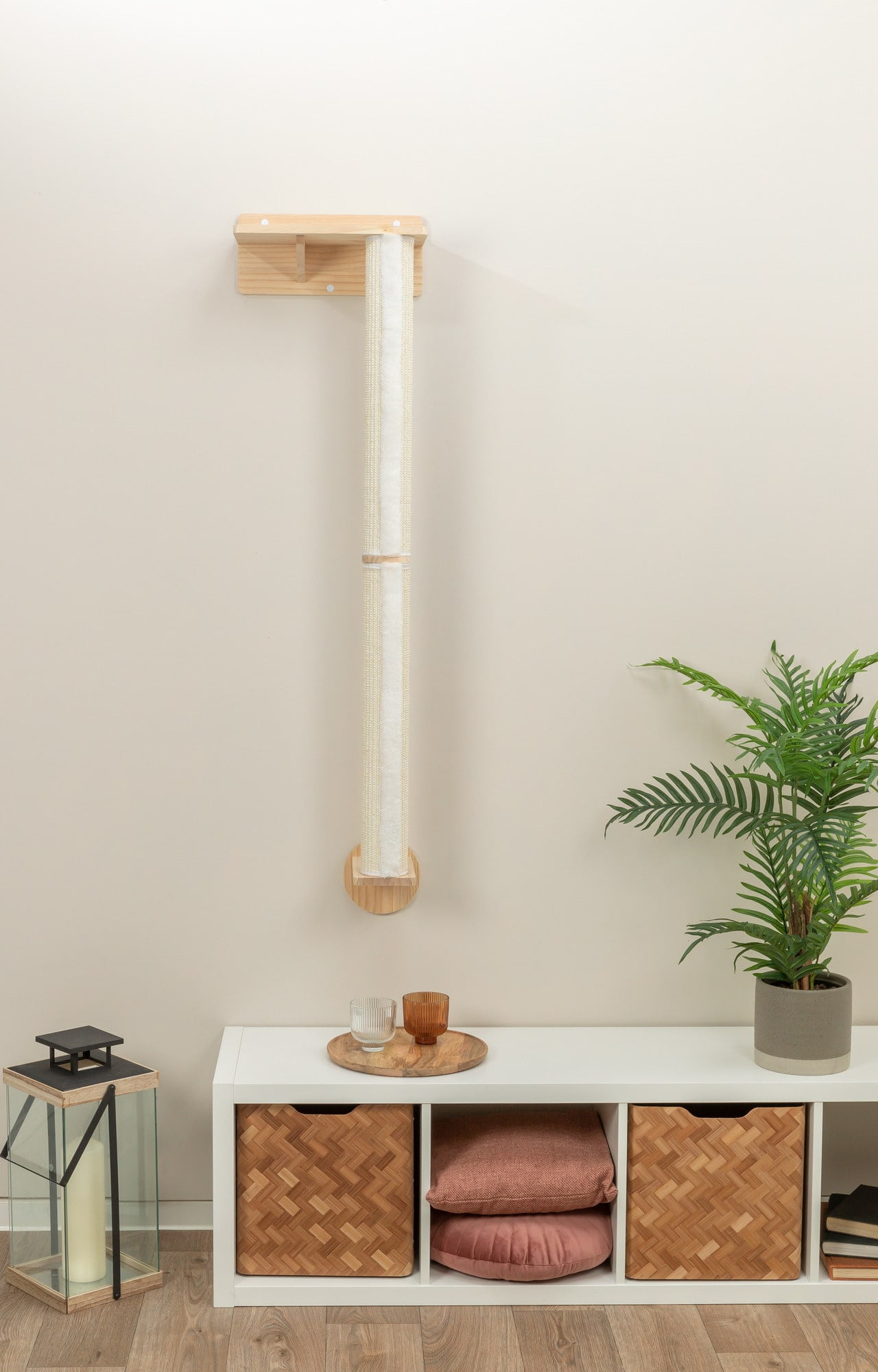 TRIXIE Wall Set 1 Wall Mounted Sisal Cat Scratching Post with Ledge, Natural
