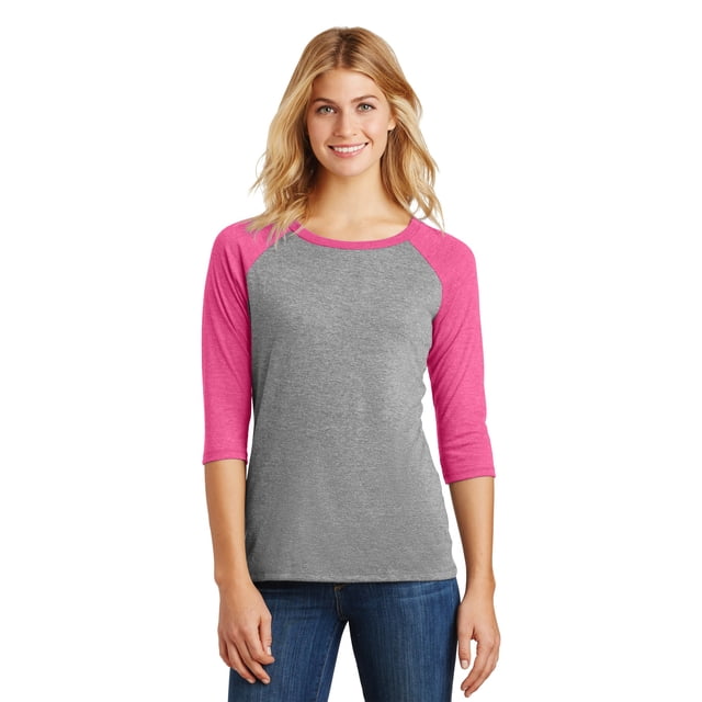 Camiseta manga raglán 3/4 Perfect Tri® para mujer de District®. DM136L Distrito DM136L