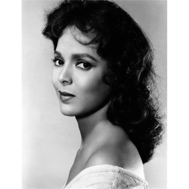 Everett Collection EVCMBDDERAEC028H The Decks Ran Red Dorothy Dandridge 1958 Photo Print, 8 x 10