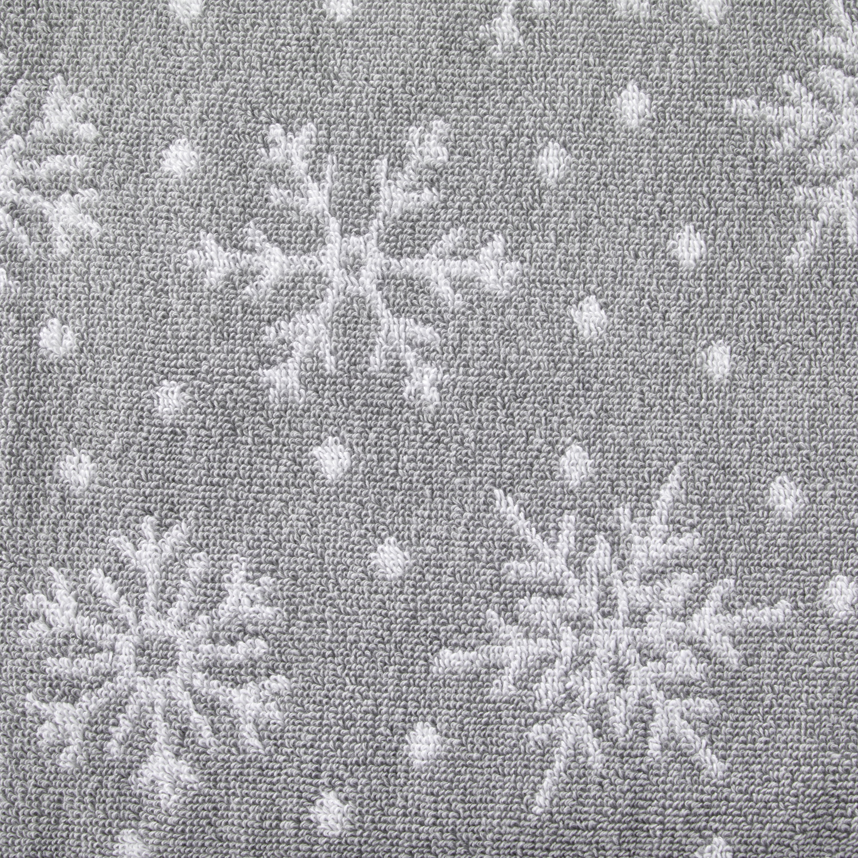 SKL HOME SCATTERED SNOWFLAKES JACQUARD BATH TOWEL