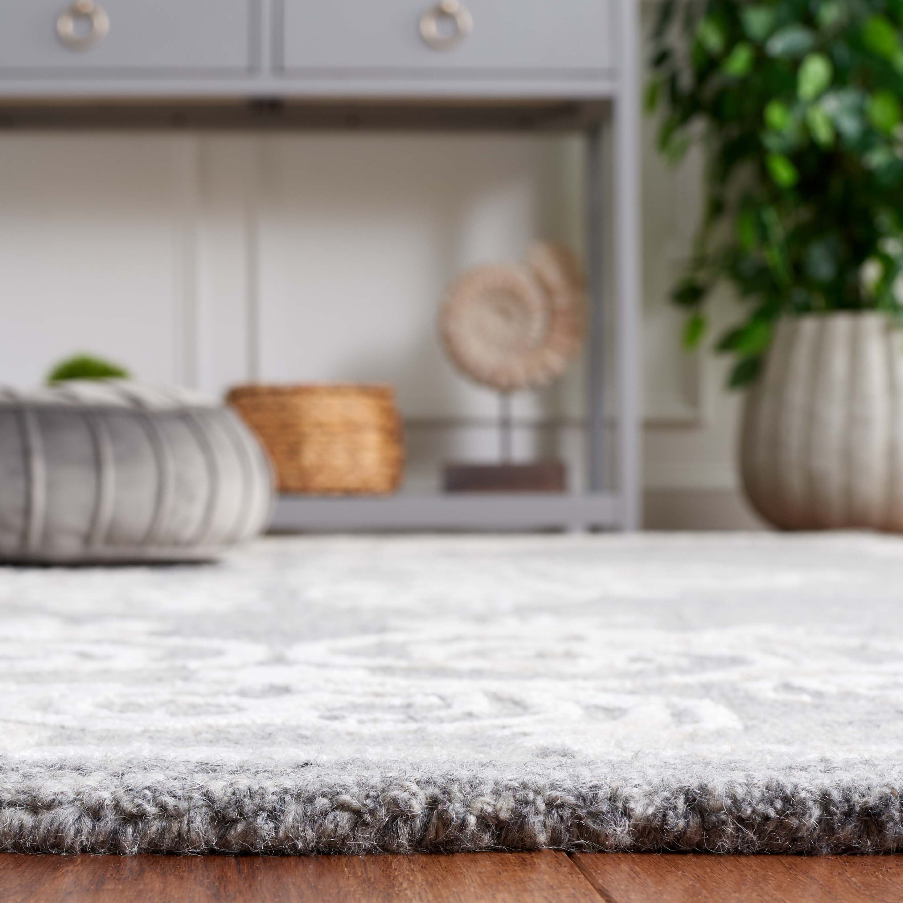 SAFAVIEH Glamour Euler Abstract Area Rug, Grey/Ivory, 4' x 6'