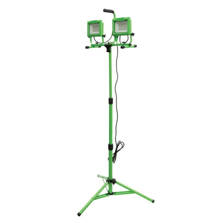 

Illuminator 13 000-Lumen Portable LED Work Light with Detachable Tripod 42575