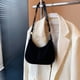thumbnail image 4 of Media Mujeres Faux Suede para Hombro Al Aire Libre, 4 of 9