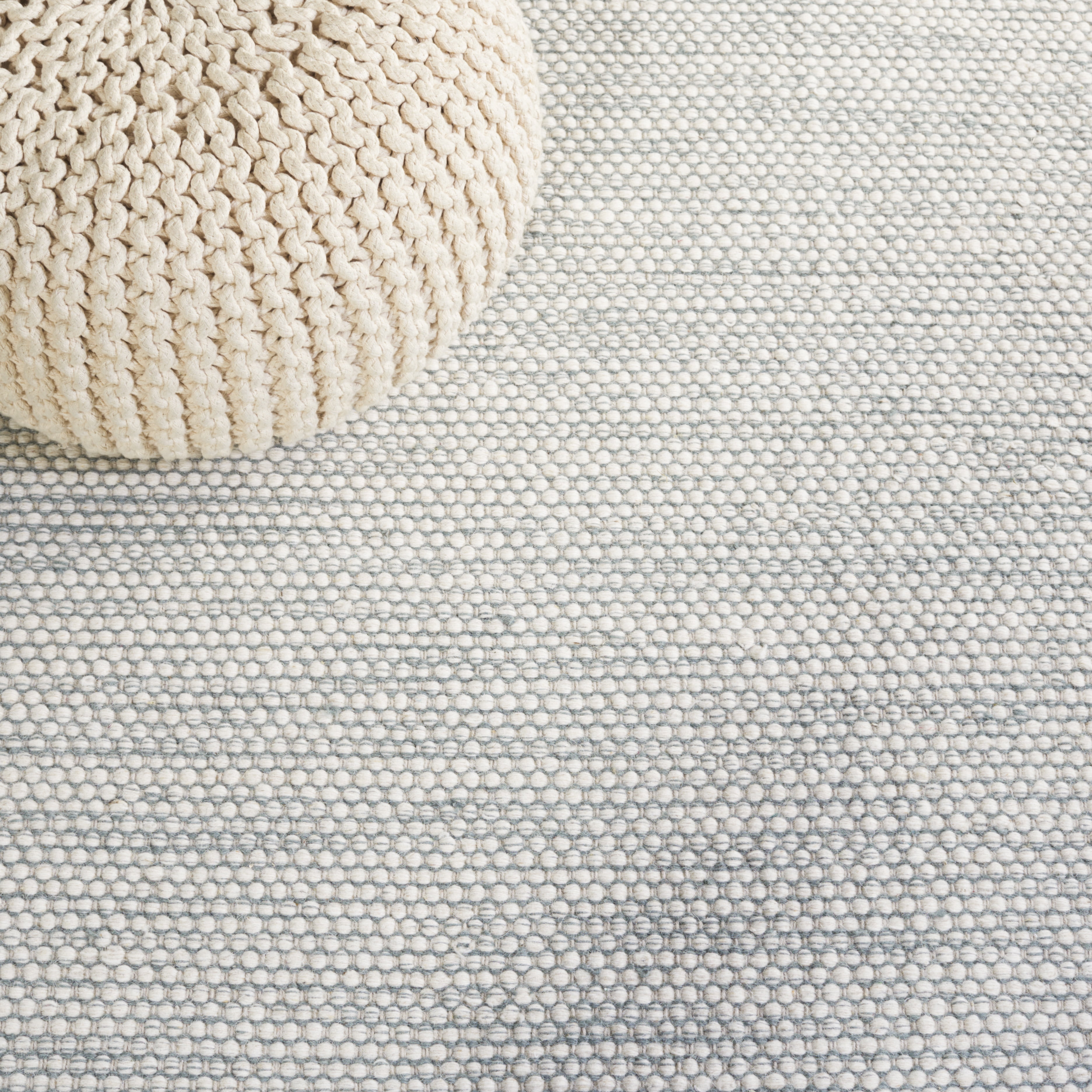 SAFAVIEH Natura Mellony Solid Area Rug, Light Blue/Ivory, 6' x 6' Round