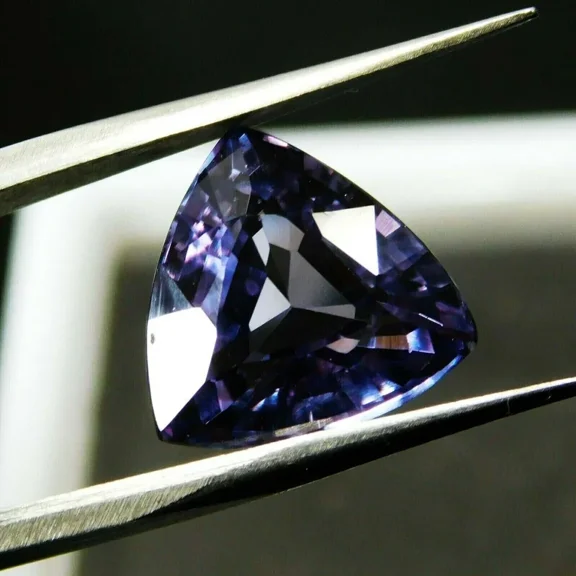 8 Ct Lab Grown Alexandrite Rare Color Change Trillion Cut Loose Gemstone