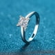 thumbnail image 4 of Anillo de plata esterlina para mujer, anillo de moissanita de cuatro garras de 1 quilate y 2 quilates, anillo Zhoujia, 4 of 5