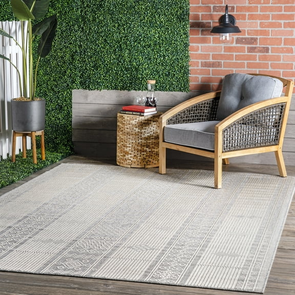 nuLOOM Leigh Ethnic Stripes Indoor/Outdoor Area Rug, 5' x 8', Leigh Light Grey