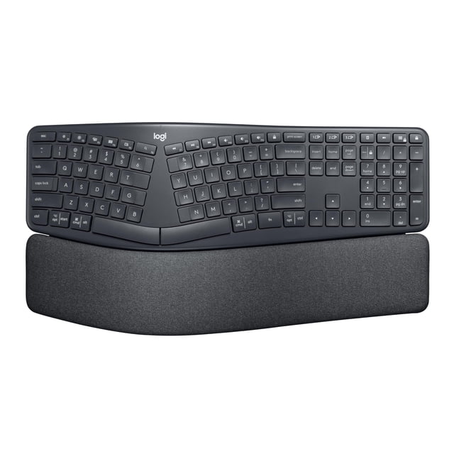 teclado logitech ergo k860 inalámbrico ergonómico qwerty negro en vista cenital; teclado dividido y curvado de tamaño completo con teclado numérico y teclas de trazo recogido, logotipo logi en la parte superior; reposamuñecas acolchado curvado en tela gris oscuro adherido al borde inferior; conectividad Bluetooth y USB visible; también suele usarse como estación portátil cómoda para trabajo remoto.