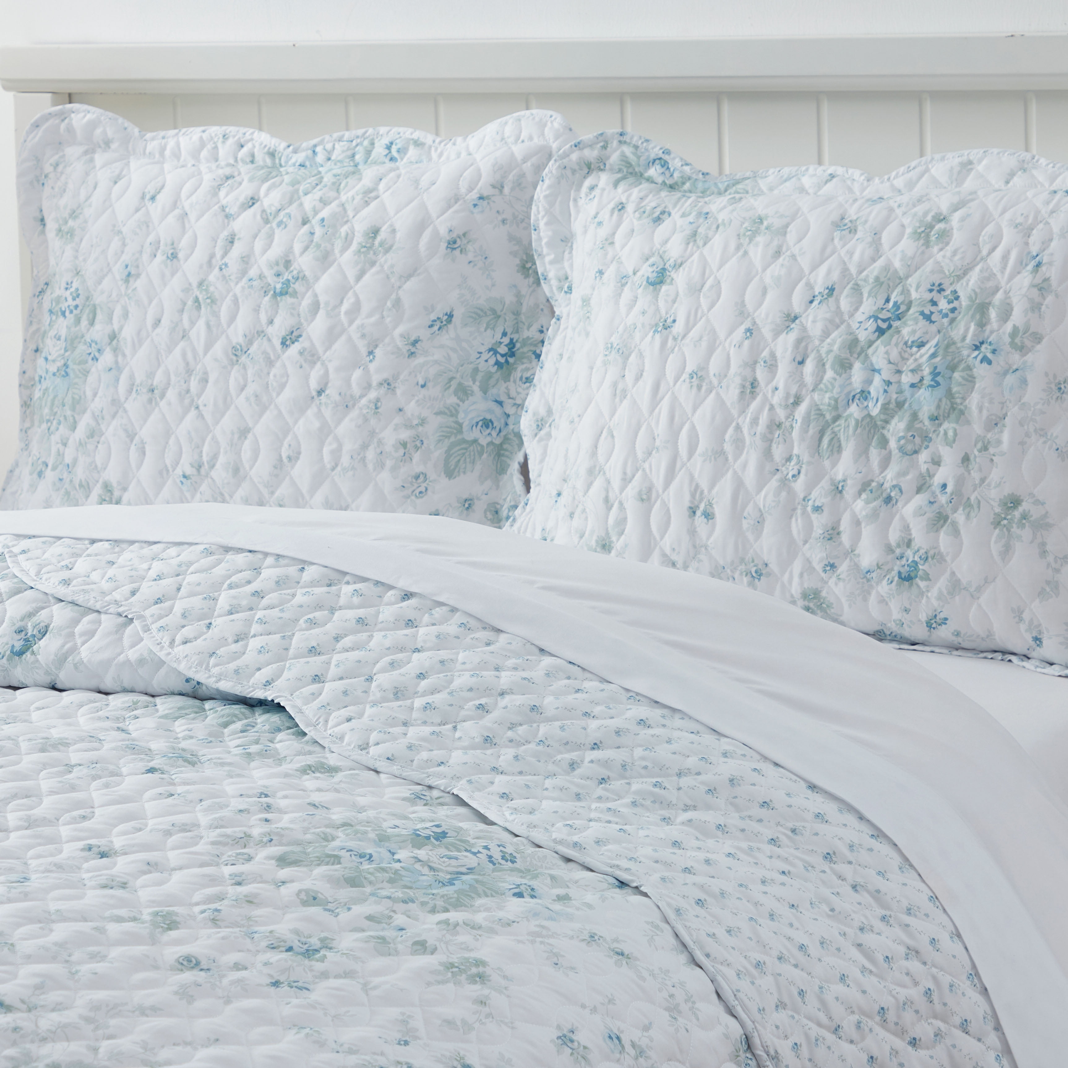 Free Shipping! Simply Shabby Chic Gray Gardens 3-Piece Quilt