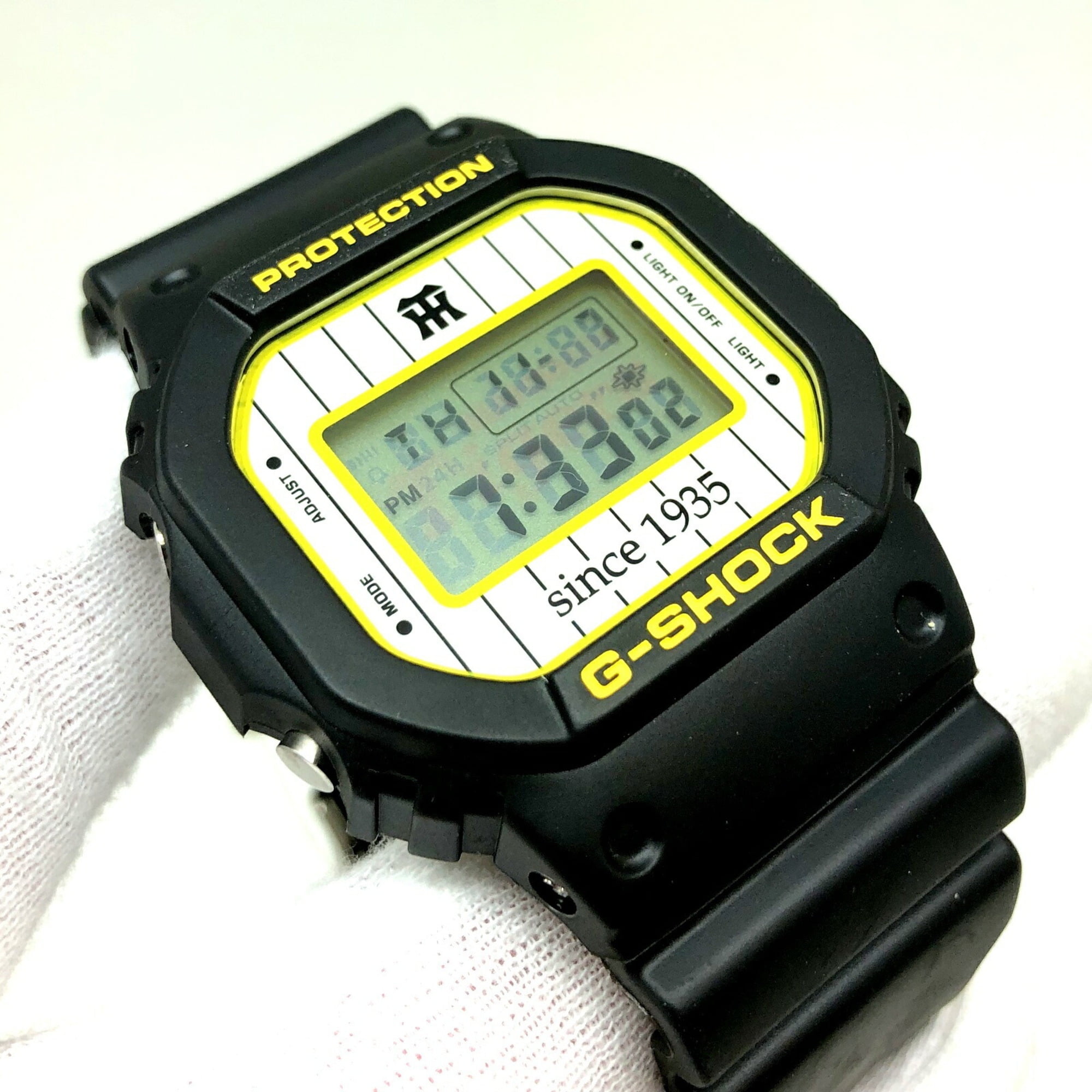 Pre-Owned CASIO Casio G-SHOCK Watch DW-5600VTTORA-1TJR Hanshin Tigers 2005  Victory Commemoration Model NPB Professional Baseball Men's Digital Quartz  Square Collaboration (Good) - Walmart.com