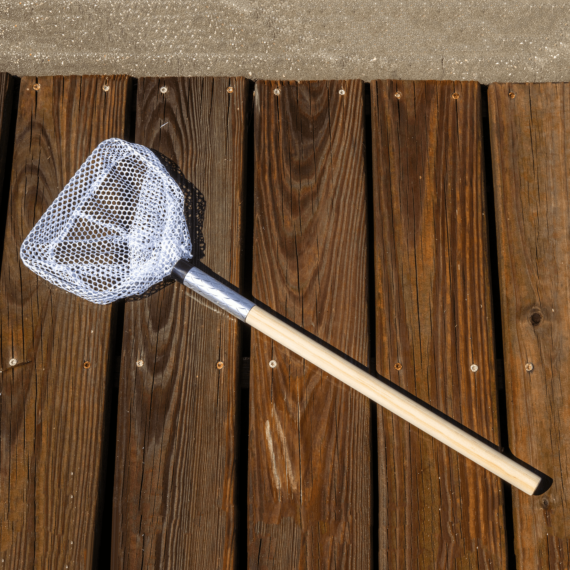 Tsunami Folsom Wood Handle Bait Net Fine Mesh – 13 in. Handle